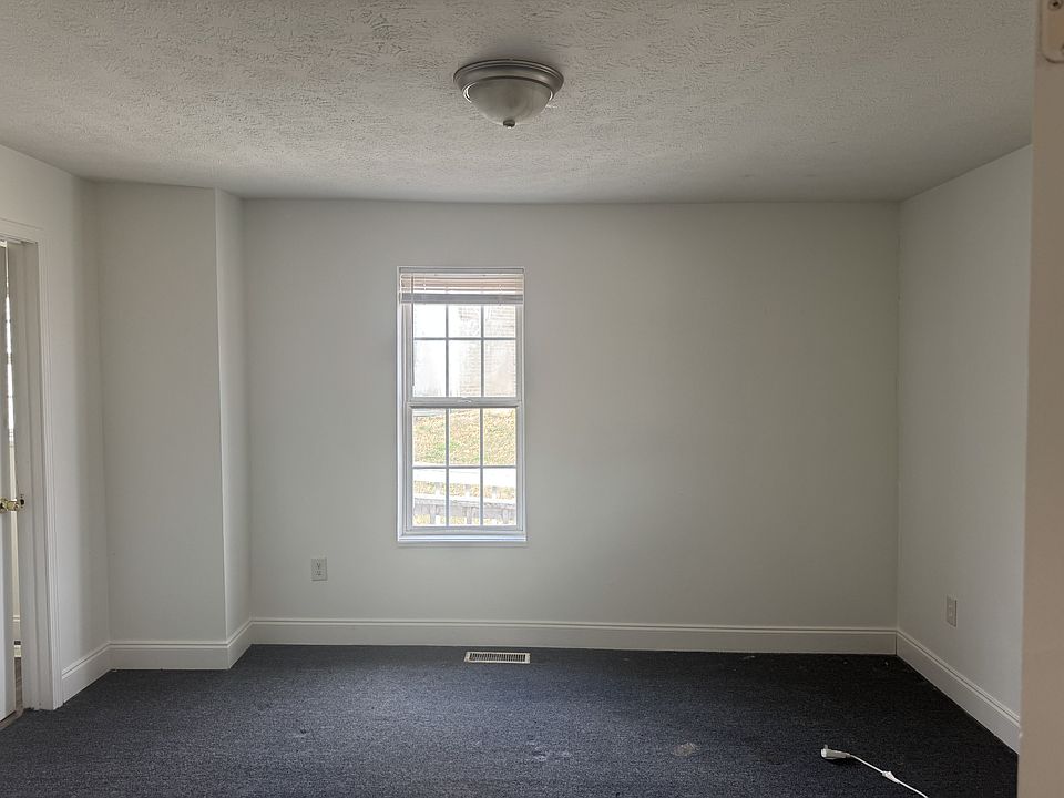 1st image of 127 Lookout St #A