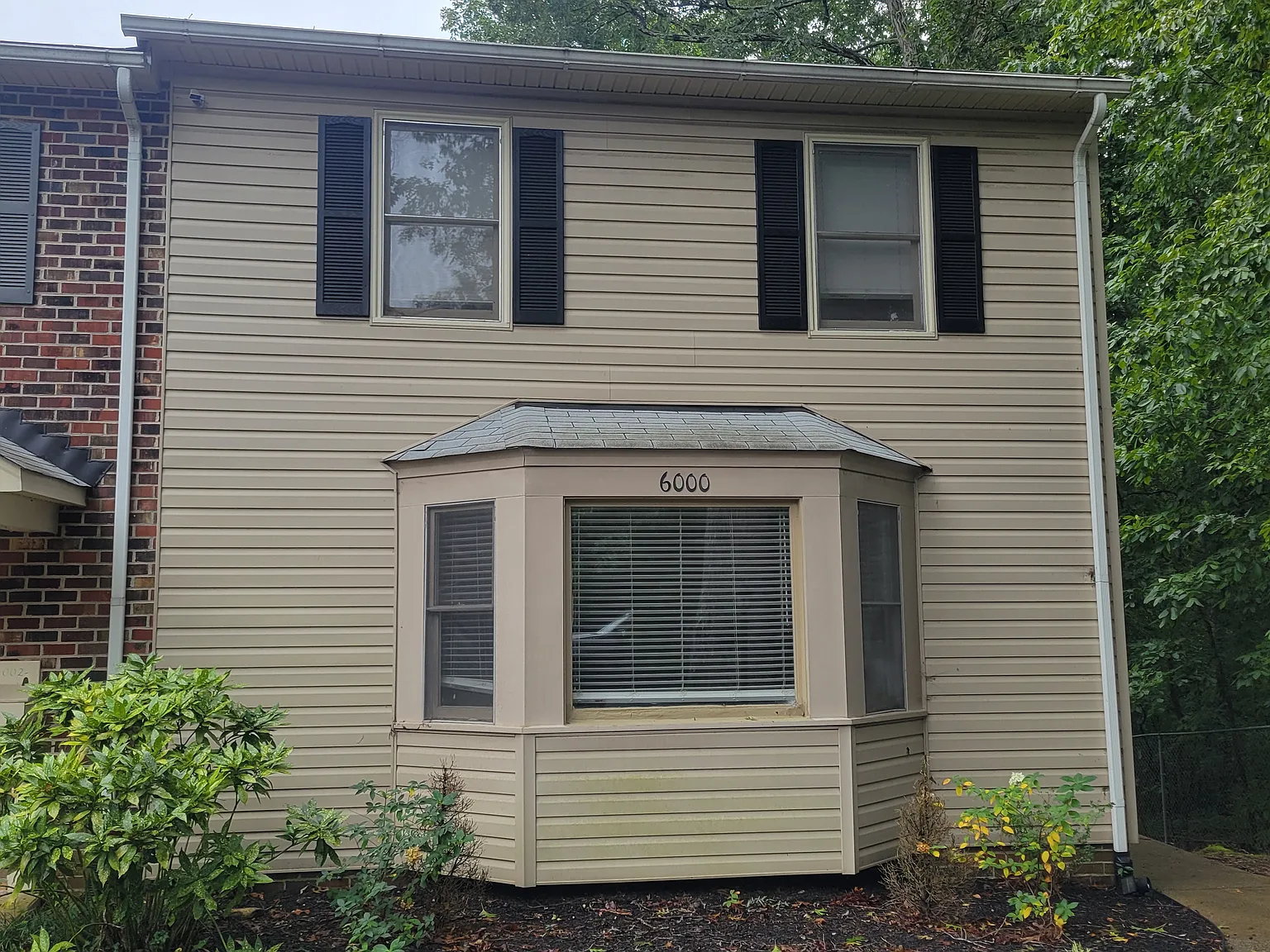 3 bed, 2392 sqft, $2,300 — Photo 1