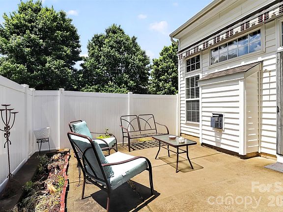 4th image of 173 N Arcadian Way