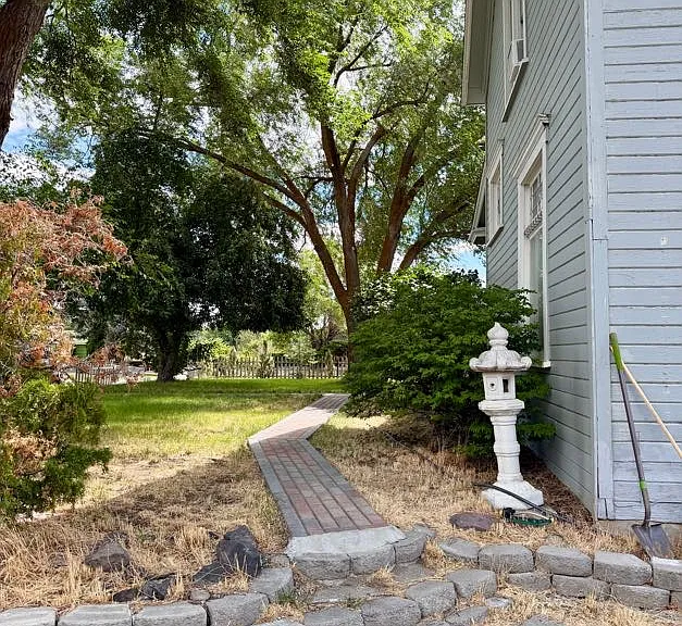 806 E Tacoma Ave — Photo 3