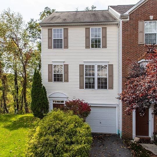 1st image of 921 Tanglewood Dr