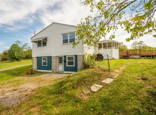 10 Fieldcrest Dr, Burgettstown, PA 15021