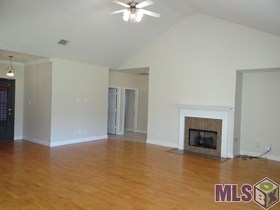 4th image of 22451 New Port Dr