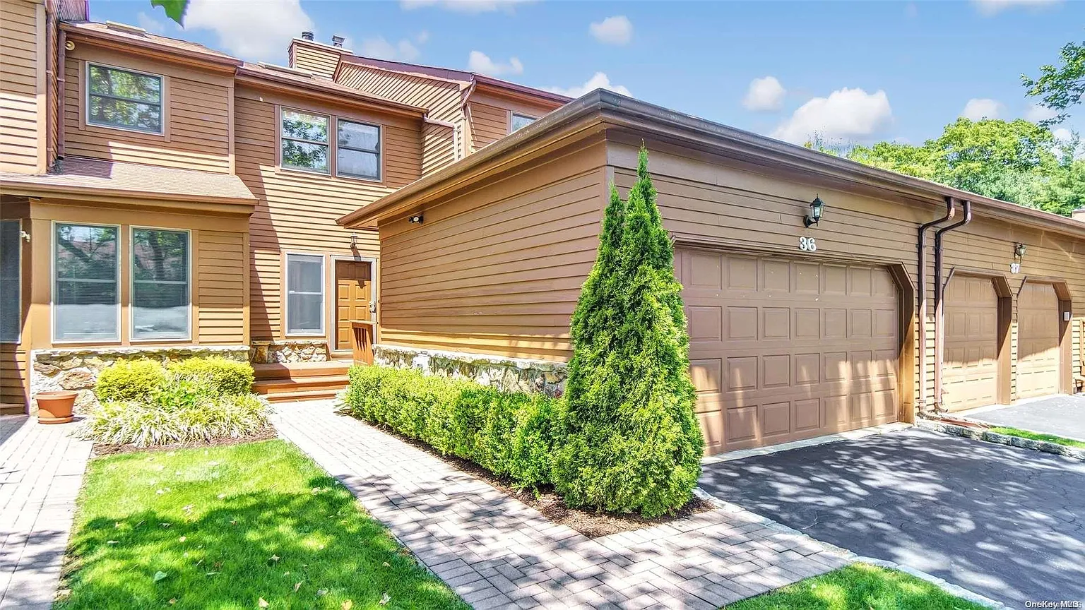 36 Hunt Court photo 1