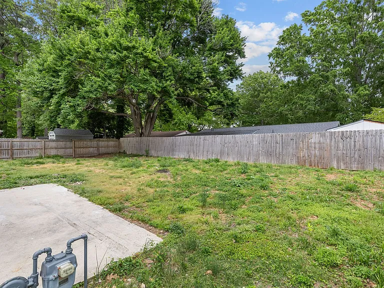 412 Lineberry Rd — Photo 32
