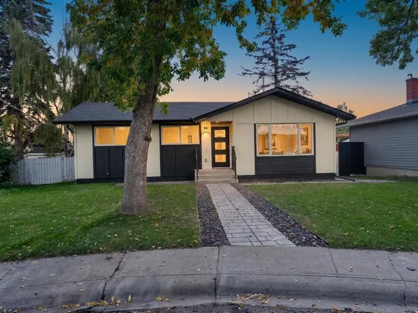 140 NW Fyffe Rd SE, Calgary, AB T2H 1C1