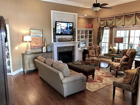 2nd image of 2147 Holden Farm Pl