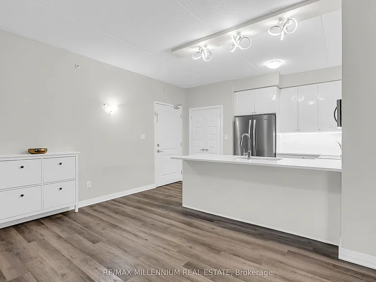 610 Farmstead Dr #220 — Photo 6
