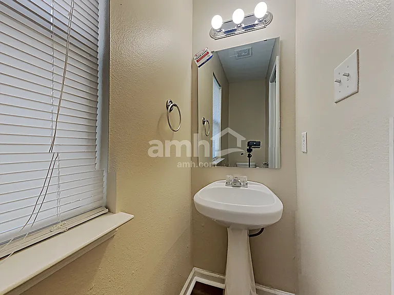 34 Frostwood Ln — Photo 9