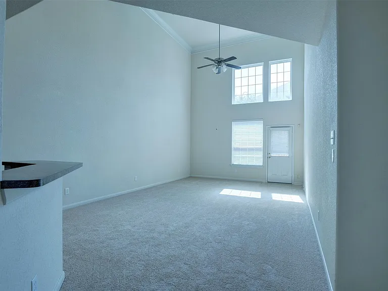 1139 Glenwood Canyon Ln — Photo 24