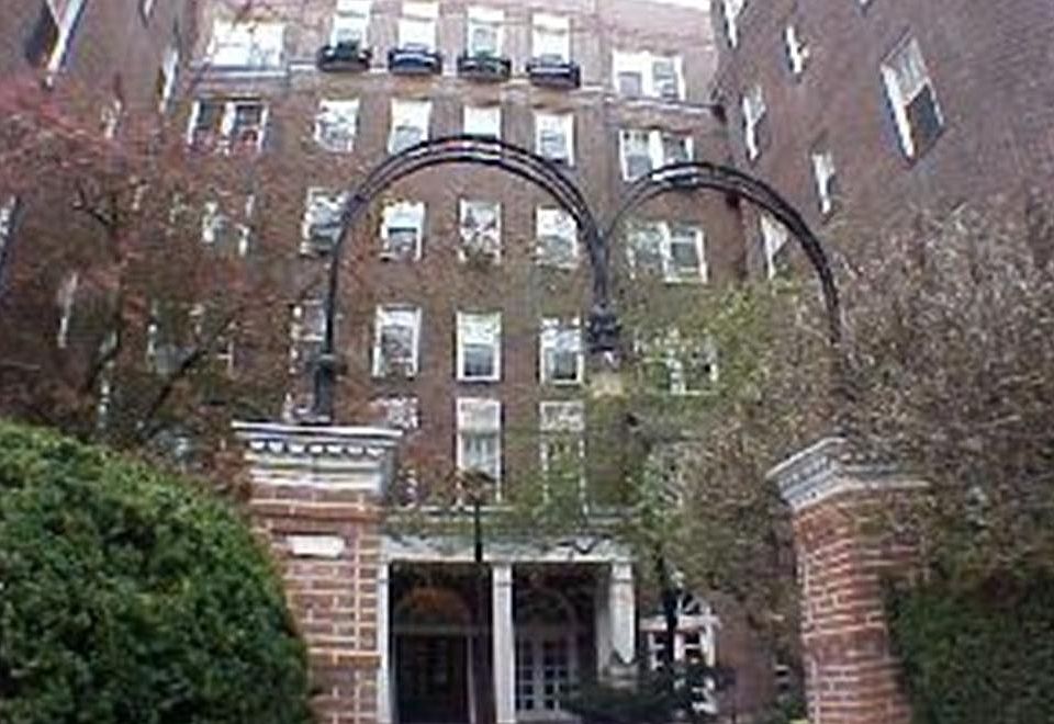 1st image of 225 Sterling Pl APT 1G