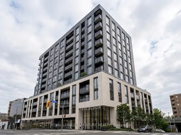 1660 Bloor St W, Toronto, ON