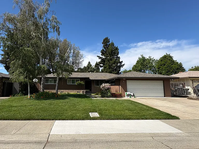 669 Clipper Way — Photo 1