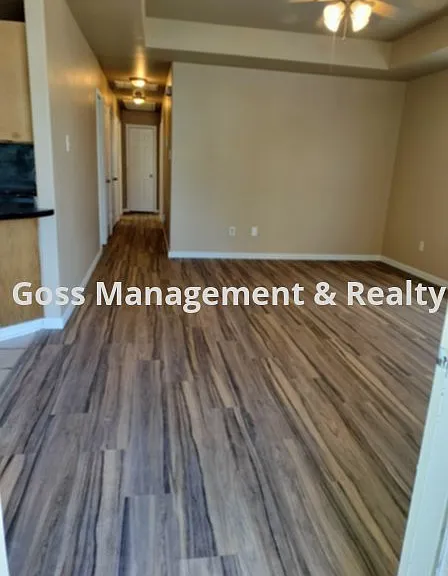1521 Marion St — Photo 2