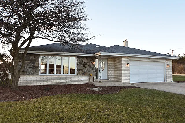 15110 Larkspur Ln photo 1