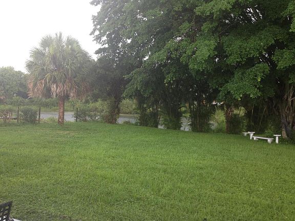 3rd image of 5501 Lakeshore Dr