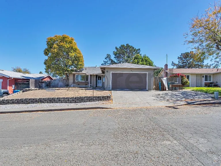 175 Mills Ln — Photo 4