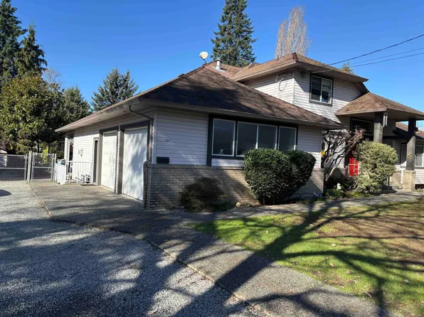 12047 Laity St, Maple Ridge, BC V2X 5A7