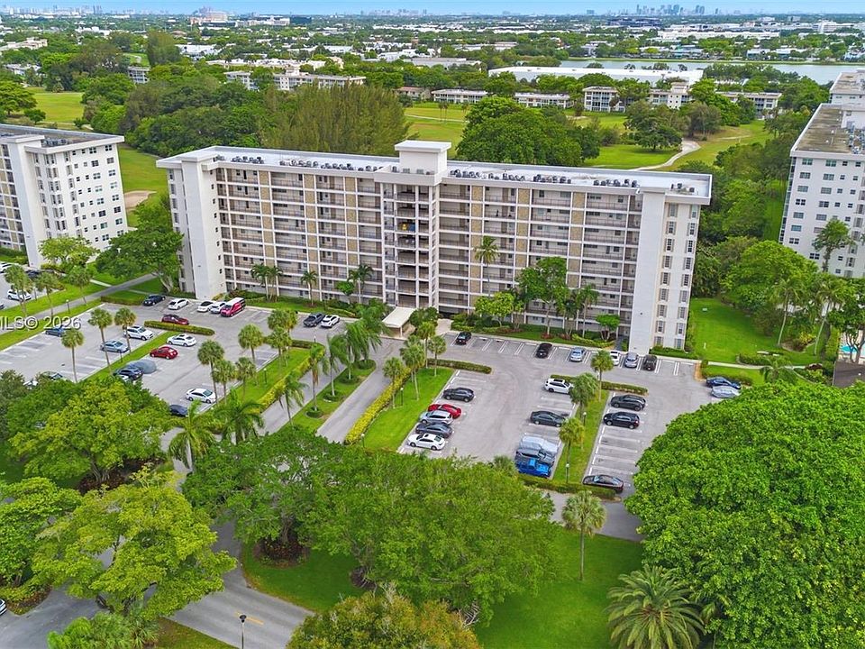 1st image of 3200 N Palm Aire Dr APT 501