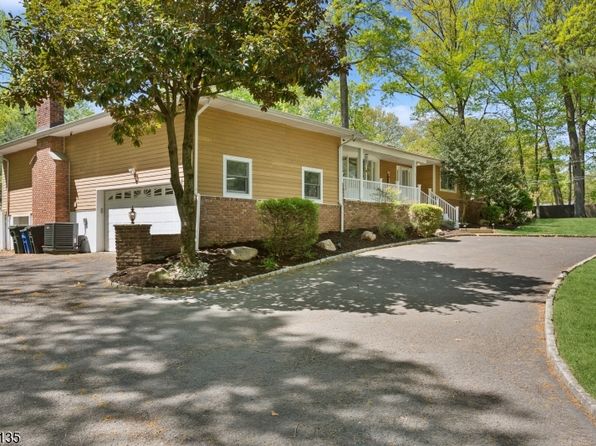 17 Chiplou Ln, Scotch Plains Twp., NJ 07076