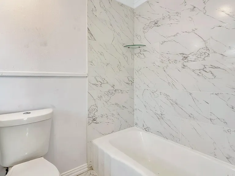 305 N Robinson St #D — Photo 27
