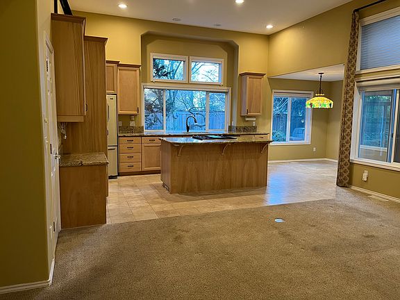 Kitchen, Eating area, Family Room
