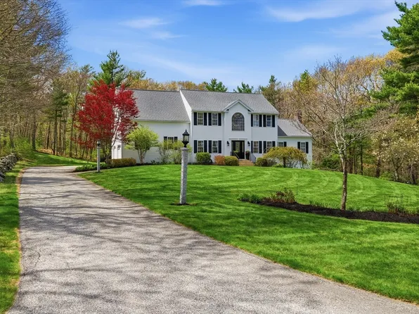 10 Briarwood Cir, Douglas, MA 01516