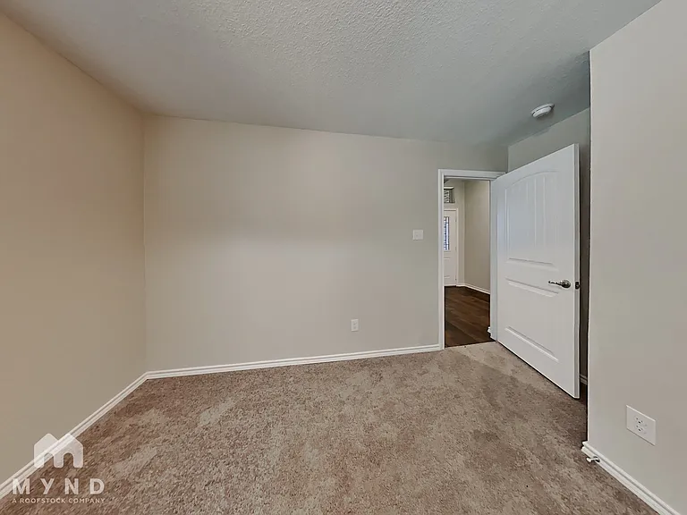 529 Paloma St — Photo 10