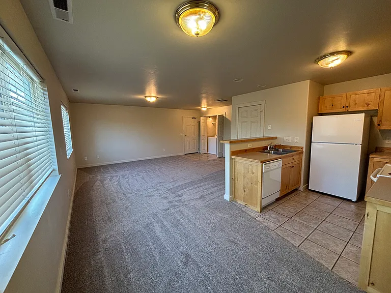 607 Professional Dr #D — Photo 2