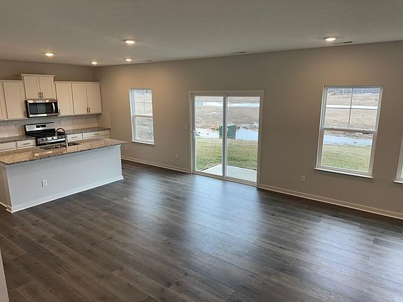 3rd image of 400 Park Vista Dr