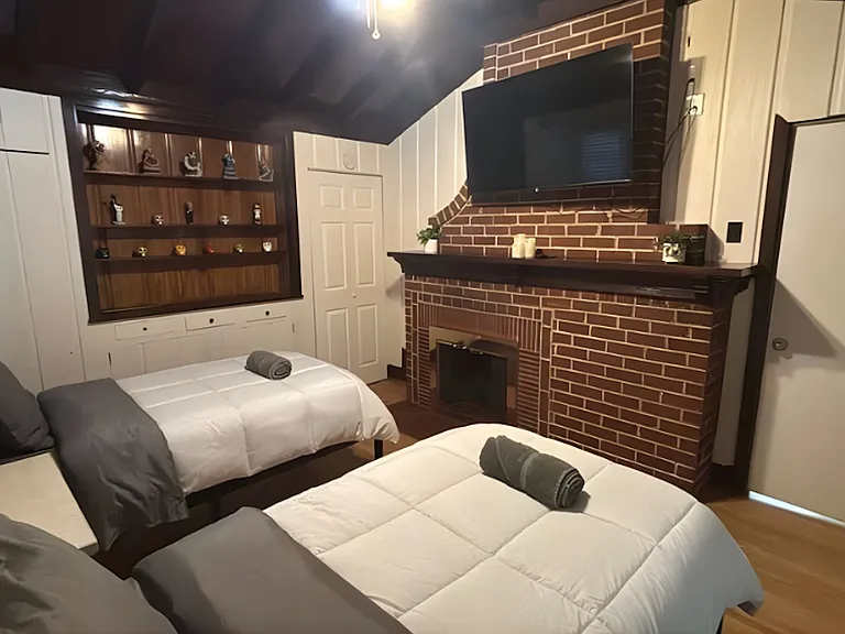 10206 S Hobart Blvd — Photo 18