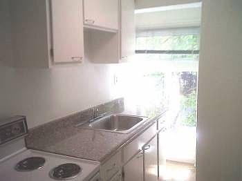 4th image of 1140 Pine St APT 1