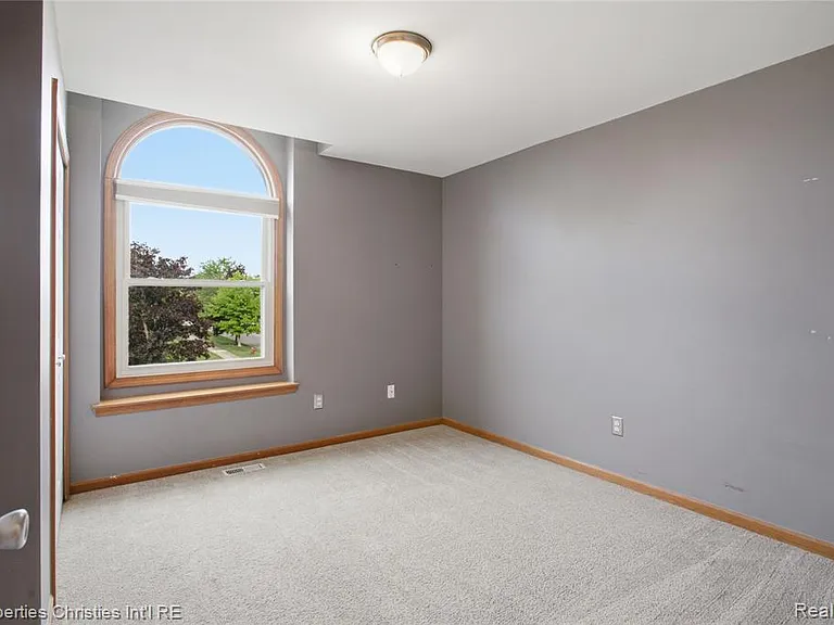 6474 Bedview Dr — Photo 31