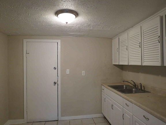 4th image of 7328 Linda Dr