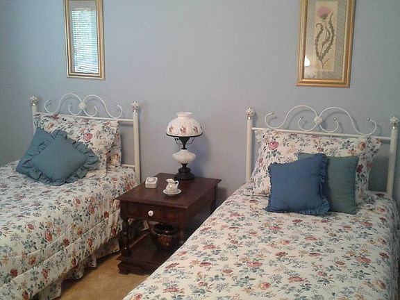 3rd image of 14851 Chatham Dr