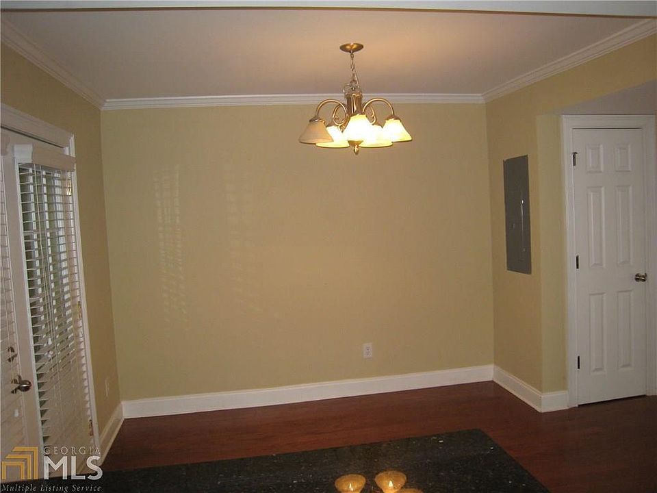 2nd image of 30 Villa Ct SE #30
