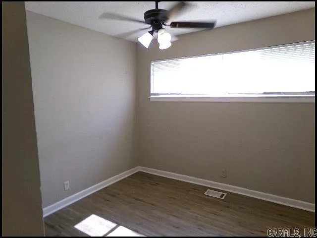 40 Barbara Dr — Photo 11