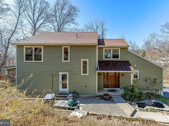 2nd image of 150 Poplar Rd