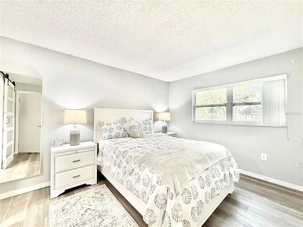 2 bed, 2.0 bath, 1120 sqft, $1,790 — Photo 3
