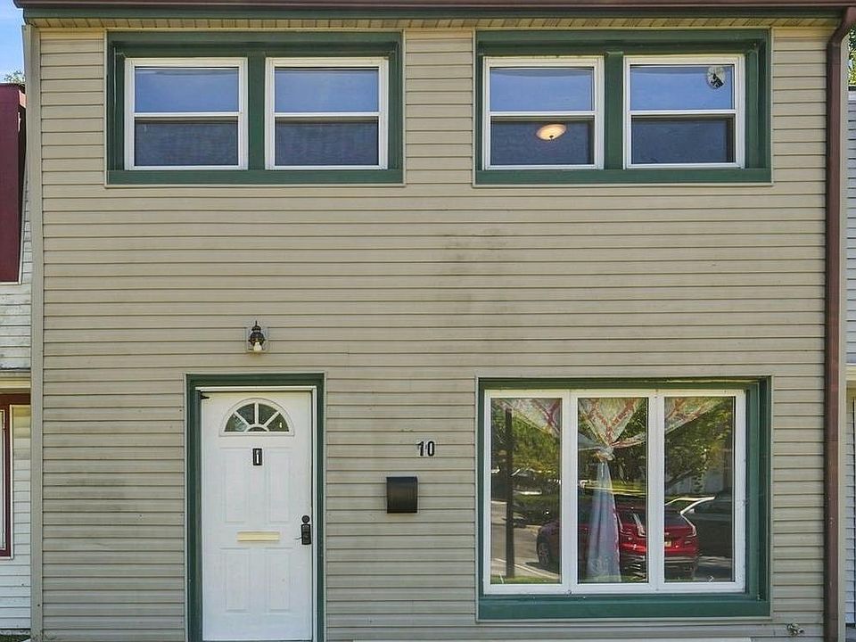 1st image of 10 Ruscombe Ct