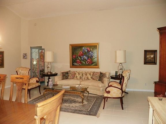 5th image of 6120 Bluegrass Dr