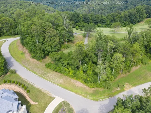 9 Double Eagle Dr, Charleston, WV 25314