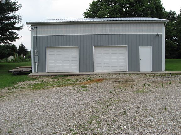 3rd image of 9767 Outville Rd