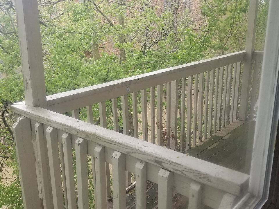 1st image of 182 E Market St #118