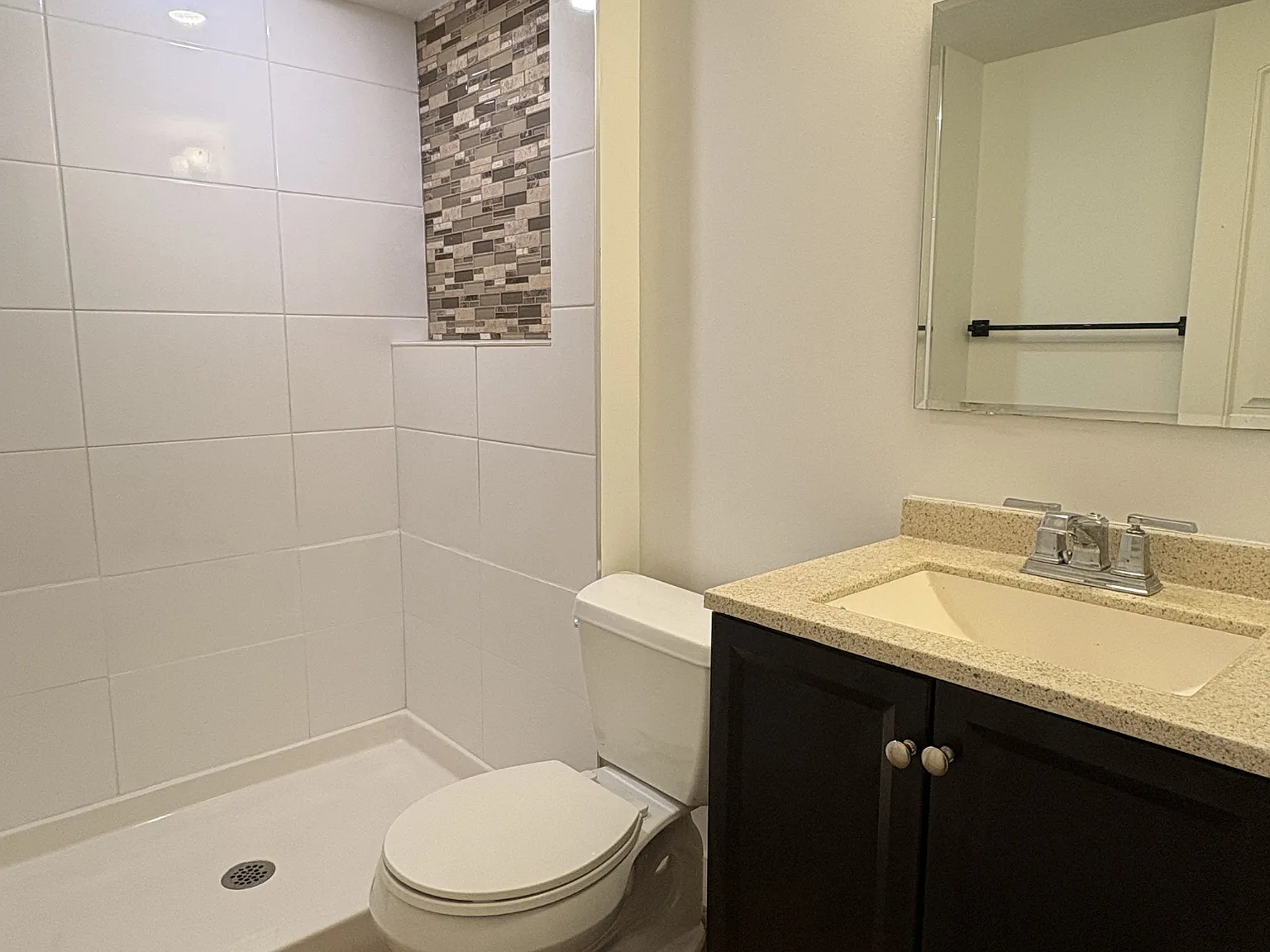 Tuscarora Cir NW, Calgary — Photo 3