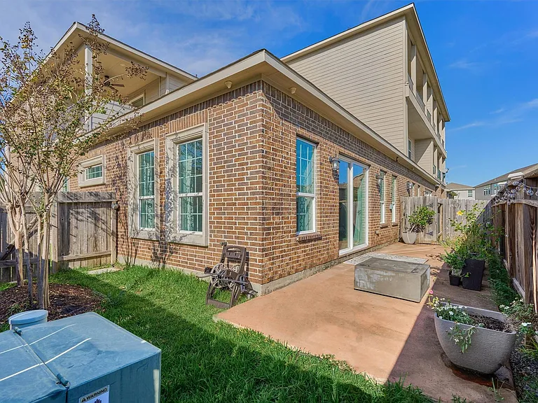 2113 Solstice Blvd — Photo 47