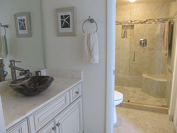 4th image of 26300 Hickory Blvd APT 505