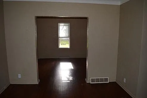 3 bed, 1.5 bath, 1248 sqft, $2,900 — Photo 4