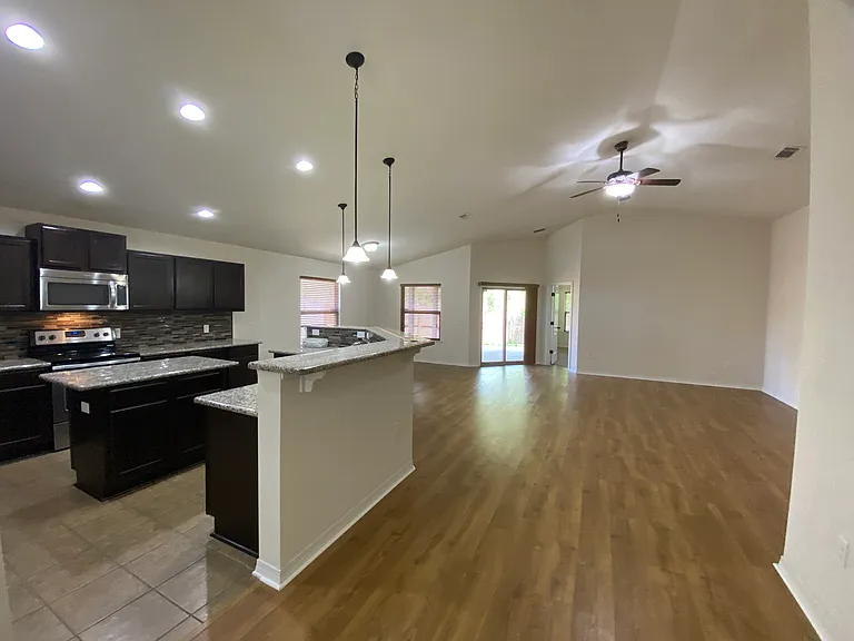 8466 Island Dr — Photo 7