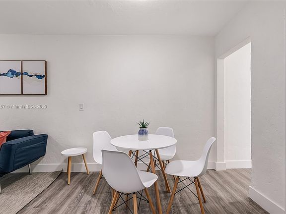 5th image of 327 NE 55th St #2